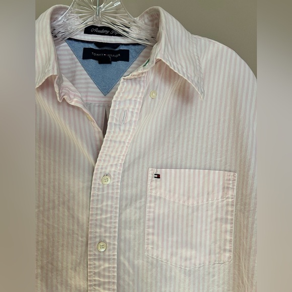 Tommy Hilfiger | Vintage | 90’s | Pink/White Striped | Button Down | Medium - Picture 5 of 7
